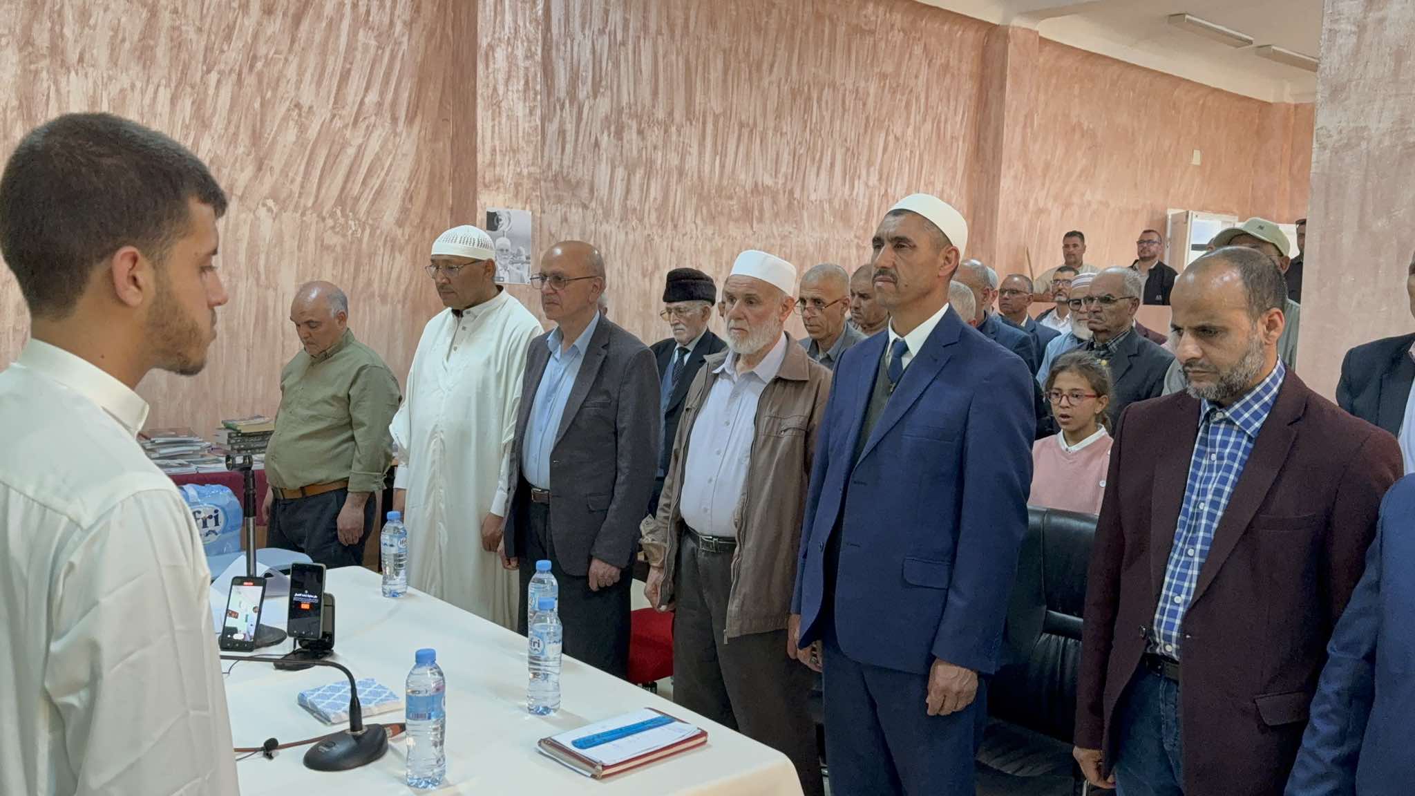 ندوة راس العيون بباتنة بعنوان : « المفكر الدكتور الطيب برغوث الرجل و المشروع». أساتذة من جامعة الأمير عبد القادر و زملاء يناقشون فكر رجل منهم و مشروعه